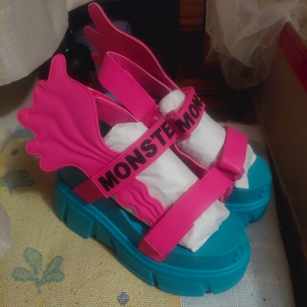 NEW!!! YRU x Monster High Lagoona Shoes Hot Pink/Teal Size 6